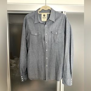 Super sweet Levi’s western-inspired chambray shirt